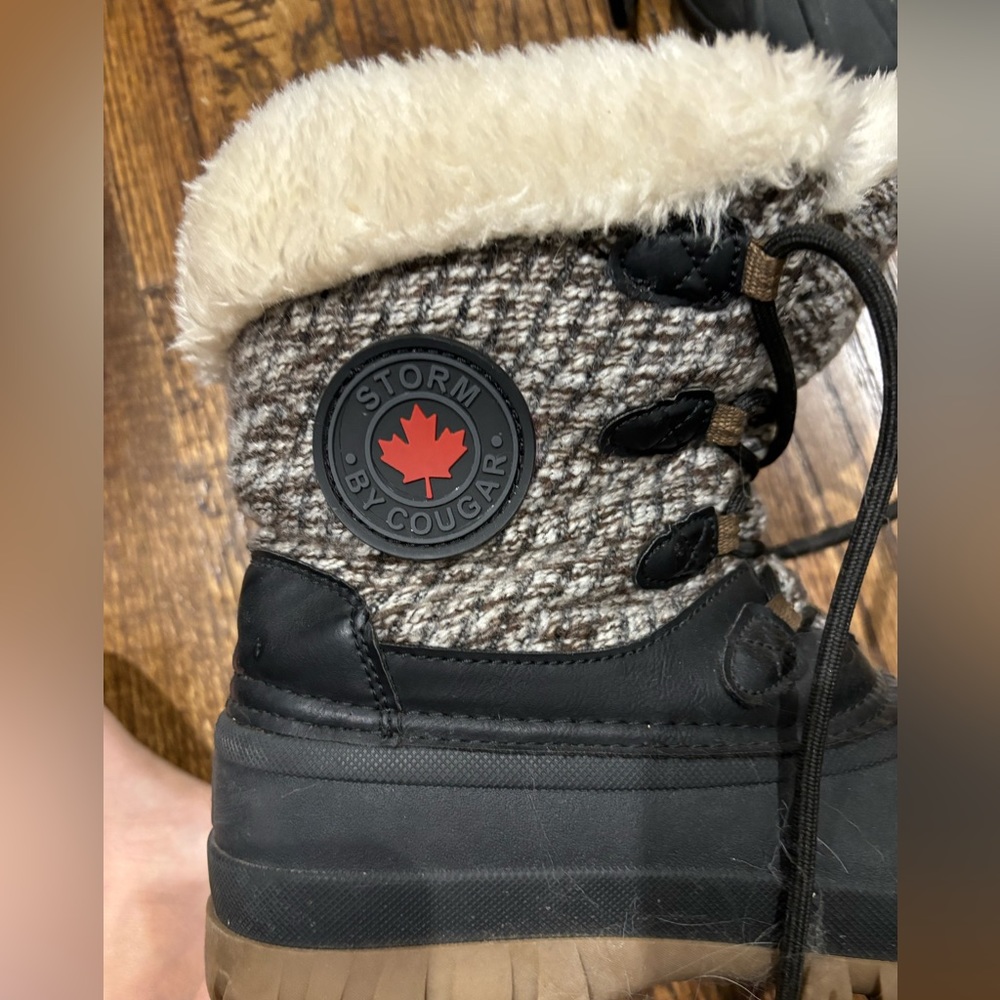 Women’s snow boots